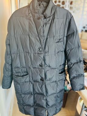 Womens down Quilted Long Puffer Coat - Black. Great fit and comfortable